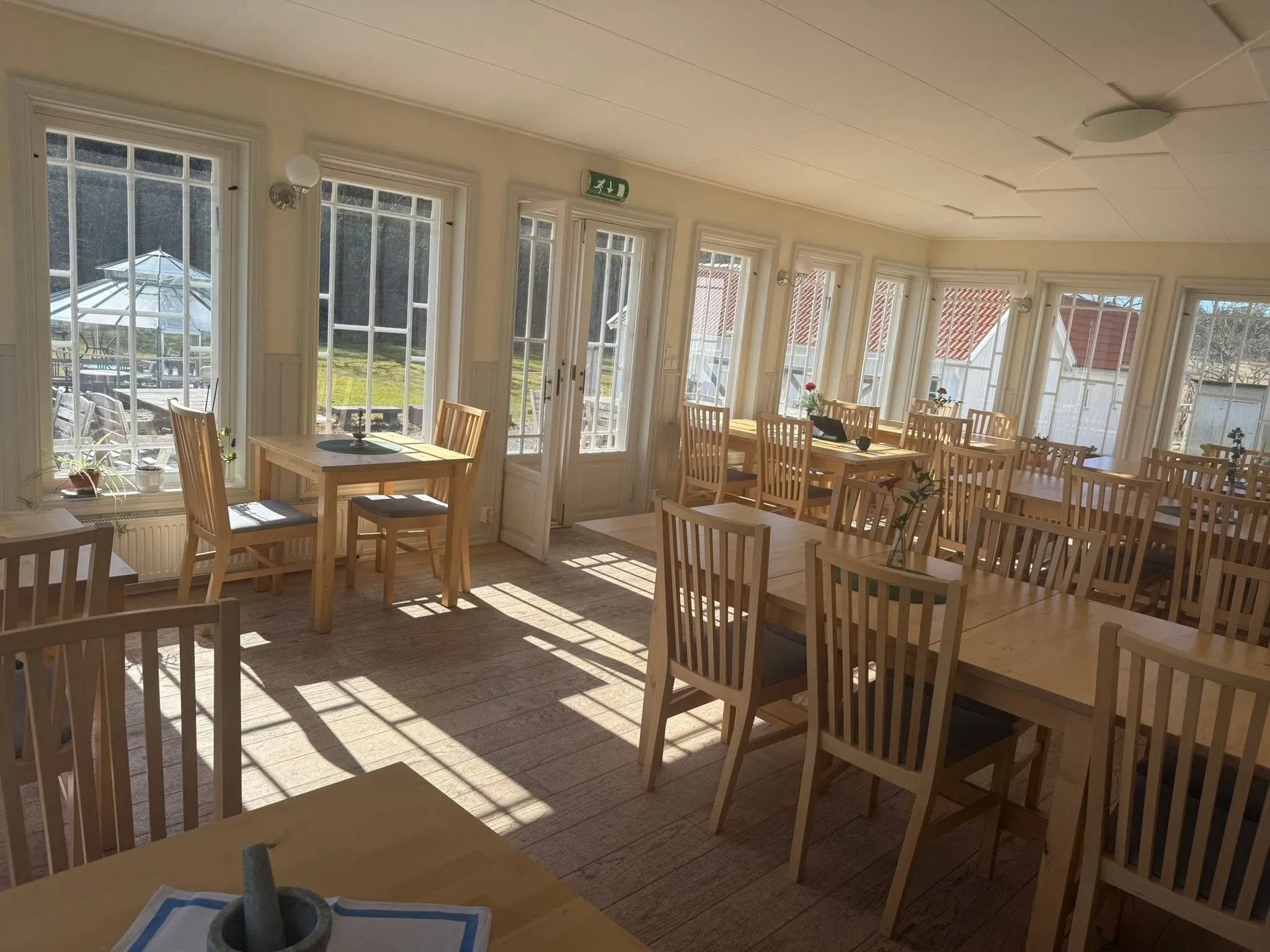 Restaurangen och trädgården